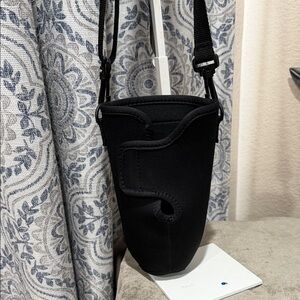 NEW.. Sports Water Bottles Holder with Zip Front Pocket…